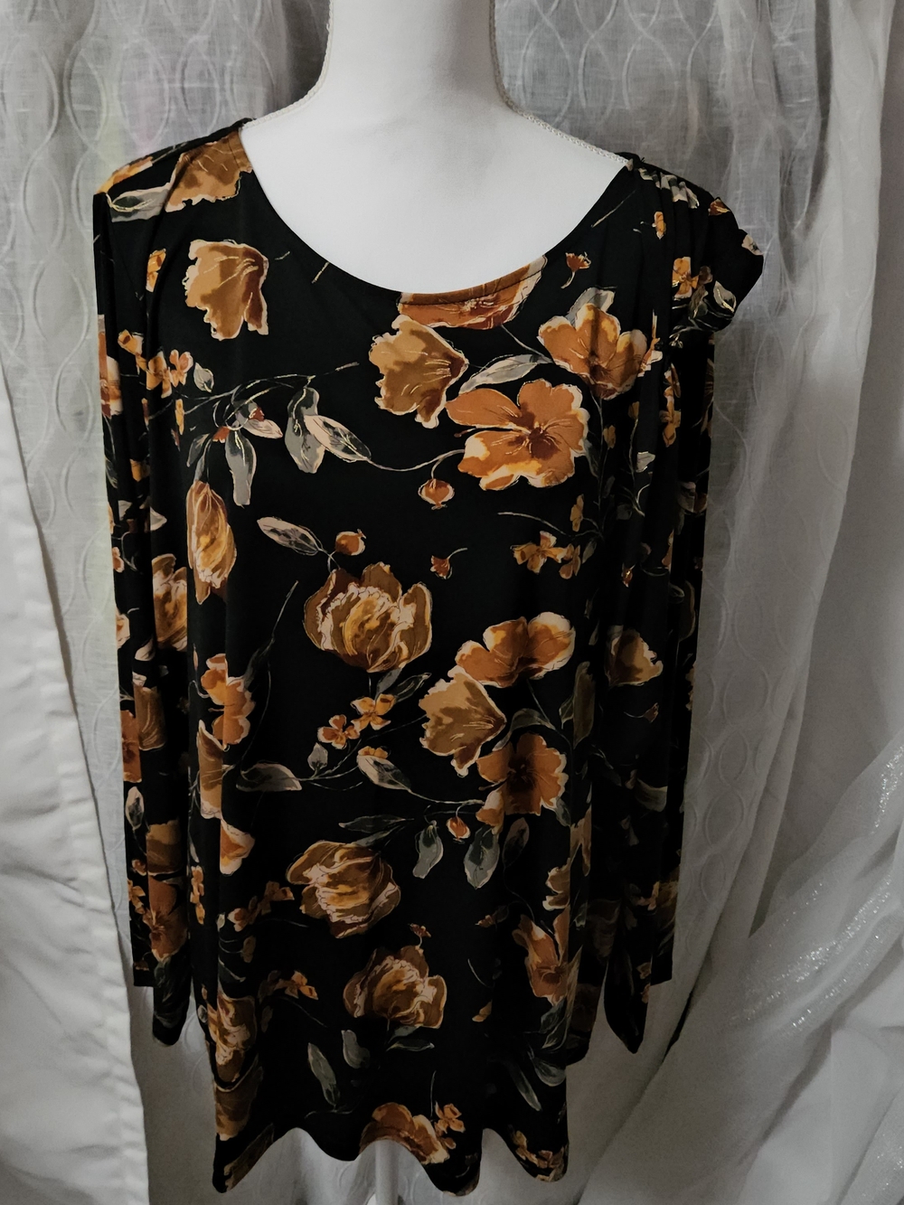 Susan Graver Liquid Knit Women’s Black Floral Long-Sleeve Top Black Gold